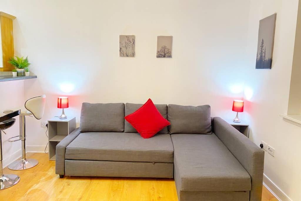 Cozy Nights - Ibrox Street Apartment Глазгоу Екстериор снимка