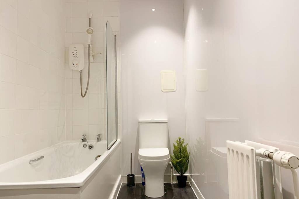 Cozy Nights - Ibrox Street Apartment Глазгоу Екстериор снимка
