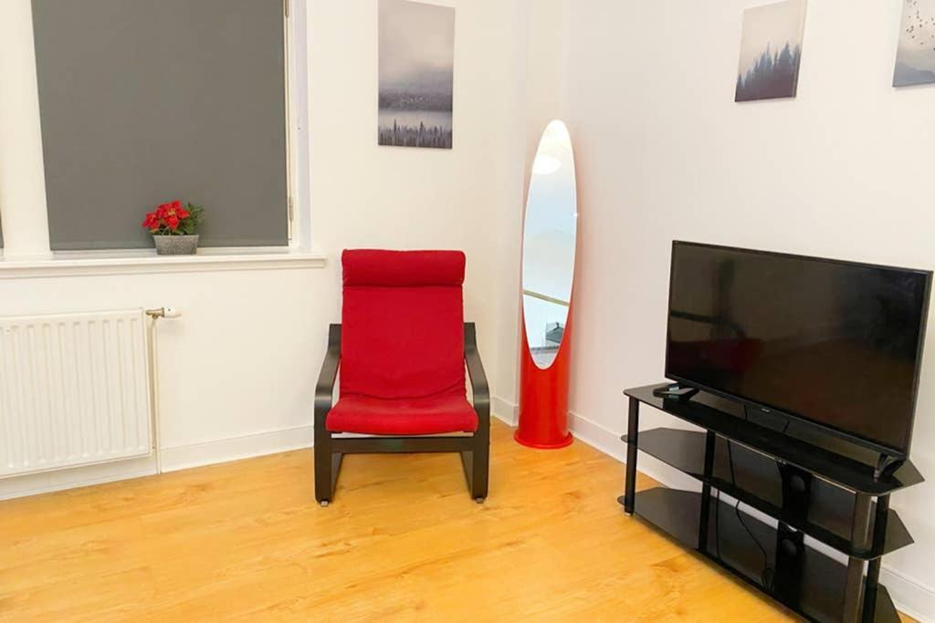 Cozy Nights - Ibrox Street Apartment Глазгоу Екстериор снимка